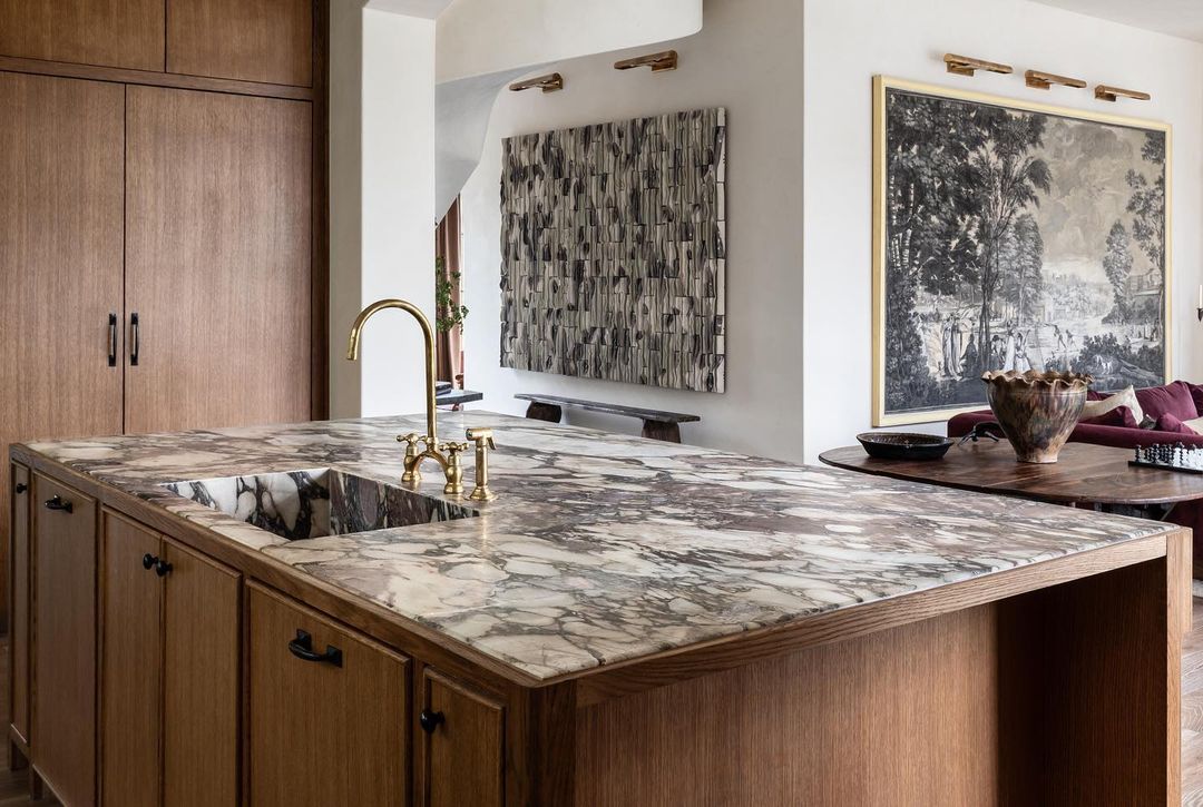 Brass V-Style Bridge Kitchen Faucet, Arched Brass Tap